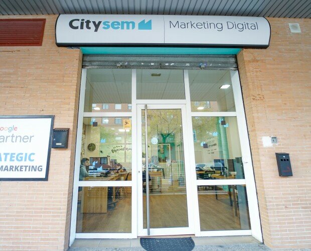 Exterior oficina de Citysem. Exterior oficina Citysem en Granada.