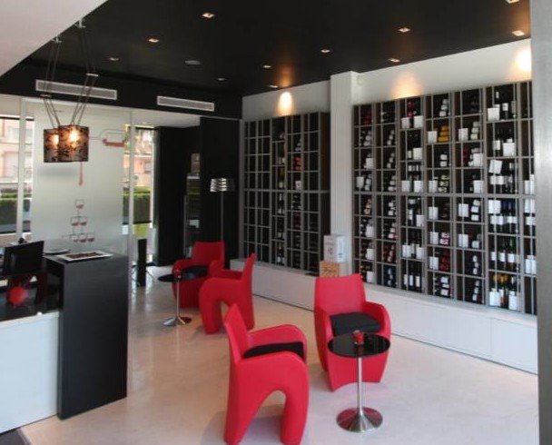 instalacion vinoteca. Instalacion tienda de vinos vinoteca en Madrid