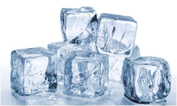Proveedores de Hielo. Tres variedades de hielo en cubitos