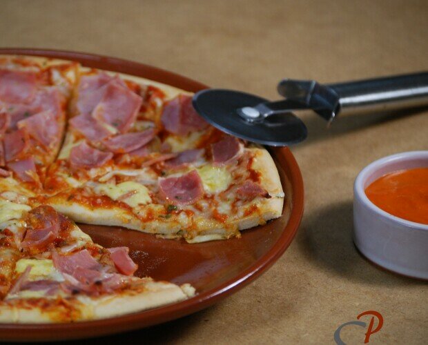 Plato para pizza. Plato de 27cm para presentar un primer plato como puede ser una pizza.