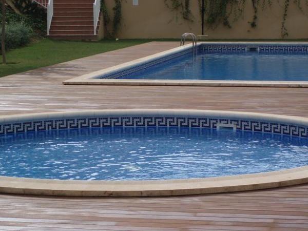 Parquet para piscina. Materiales de calidad para exteriores