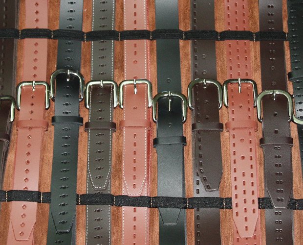 Cinturones piel. Cinturones fabricados en cuero natural vaquetilla.