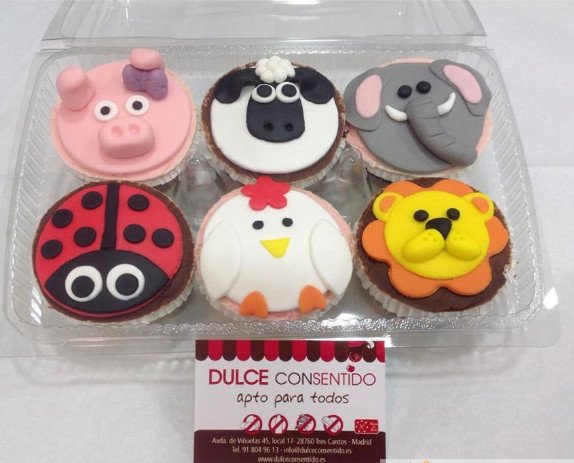 Cupcakes Decorados con Fondant. Puede elegirse cualquiera de los sabores de los cupcake. Se puede personalizar la decoración