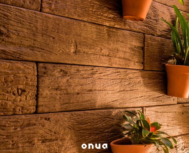 Revestimiento de hormigón Amaderad. Revestimiento decorativo de hormigón en acabado madera ideal para cualquier estancia.