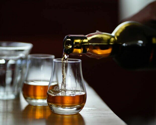 Whisky . Ofrecemos una gran variedad de licores