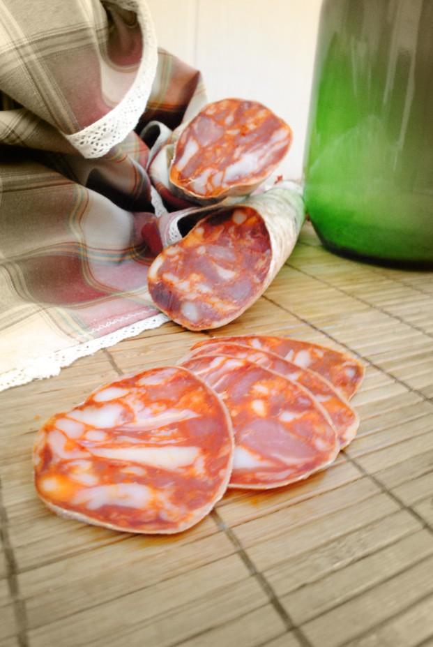 Chorizo ibérico. Elaborados con carnes y grasas de cerdo ibérico.