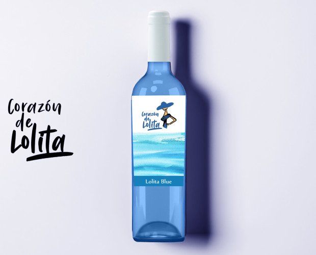 Lolita Blue. Cóctel aromatizado derivado de vino blanco.