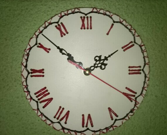 Relojes.Hermoso reloj de pared. Elaborado artesanalmente 