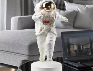 5% de descuento en Figura de astronauta 130cm